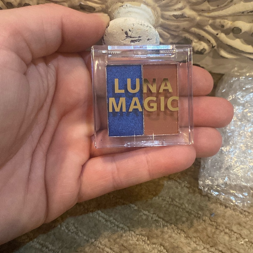 LUNA MAGIC - Eyeshadow Duo in Friend & Monaco *Brand New, Never Used*
